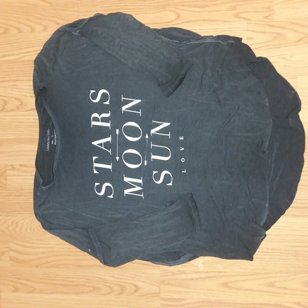 Gray long sleeve shirt